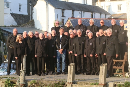 Richard Madeley with the Choir